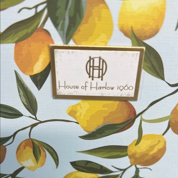 House of Harlow 1960 | Seashell Motif Necklace  🌊🐚🪸 - Picture 3 of 9